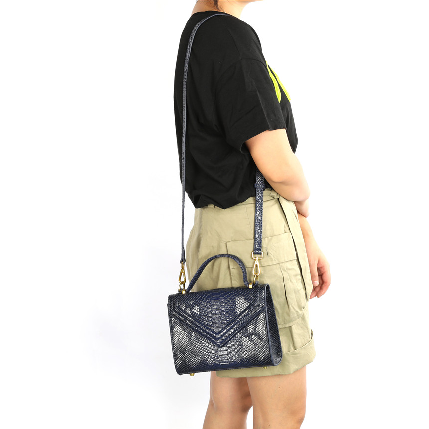ドバイ女性用新型スネーク柄PUレザーショルダークロスボディバ - Women Bags In Dubai のレビューと価格