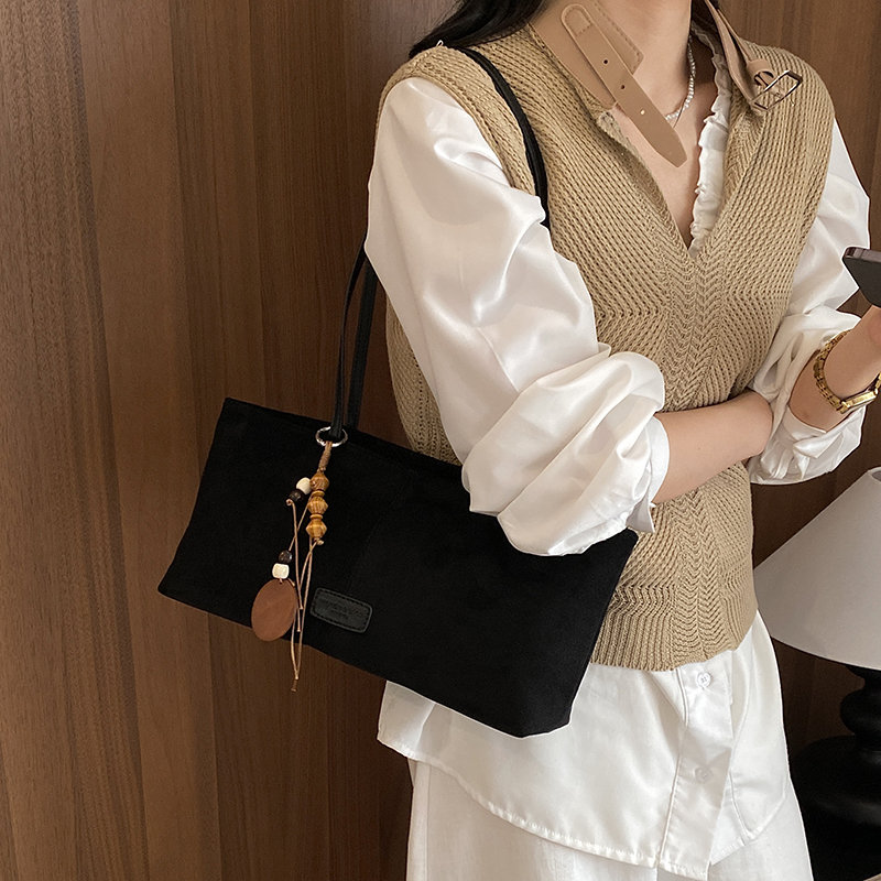 LEFTSIDE レトロスエードショルダートートバッグ 木製 - Women Bags 2026 Trends のレビューと価格